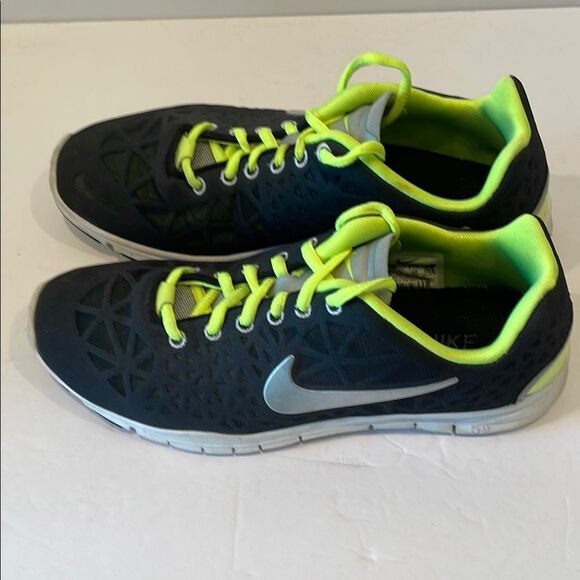 Nike Black and Lime Green Sneakers - Picture 2 of 8